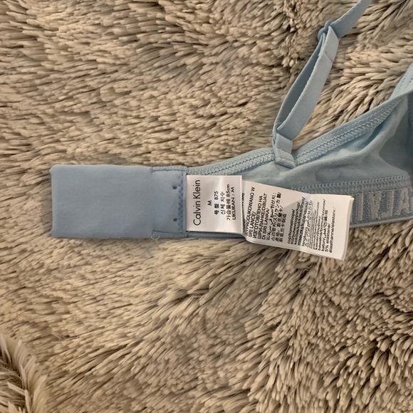 NWT Calvin Klein triangle bra - Picture 4 of 4